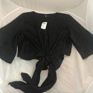 NWT Windsor black winged arm tie up cropped shirt